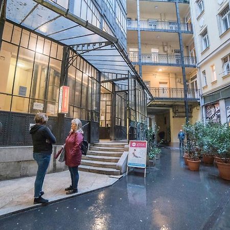 Maria Boutique Suits Budapest Eksteriør billede