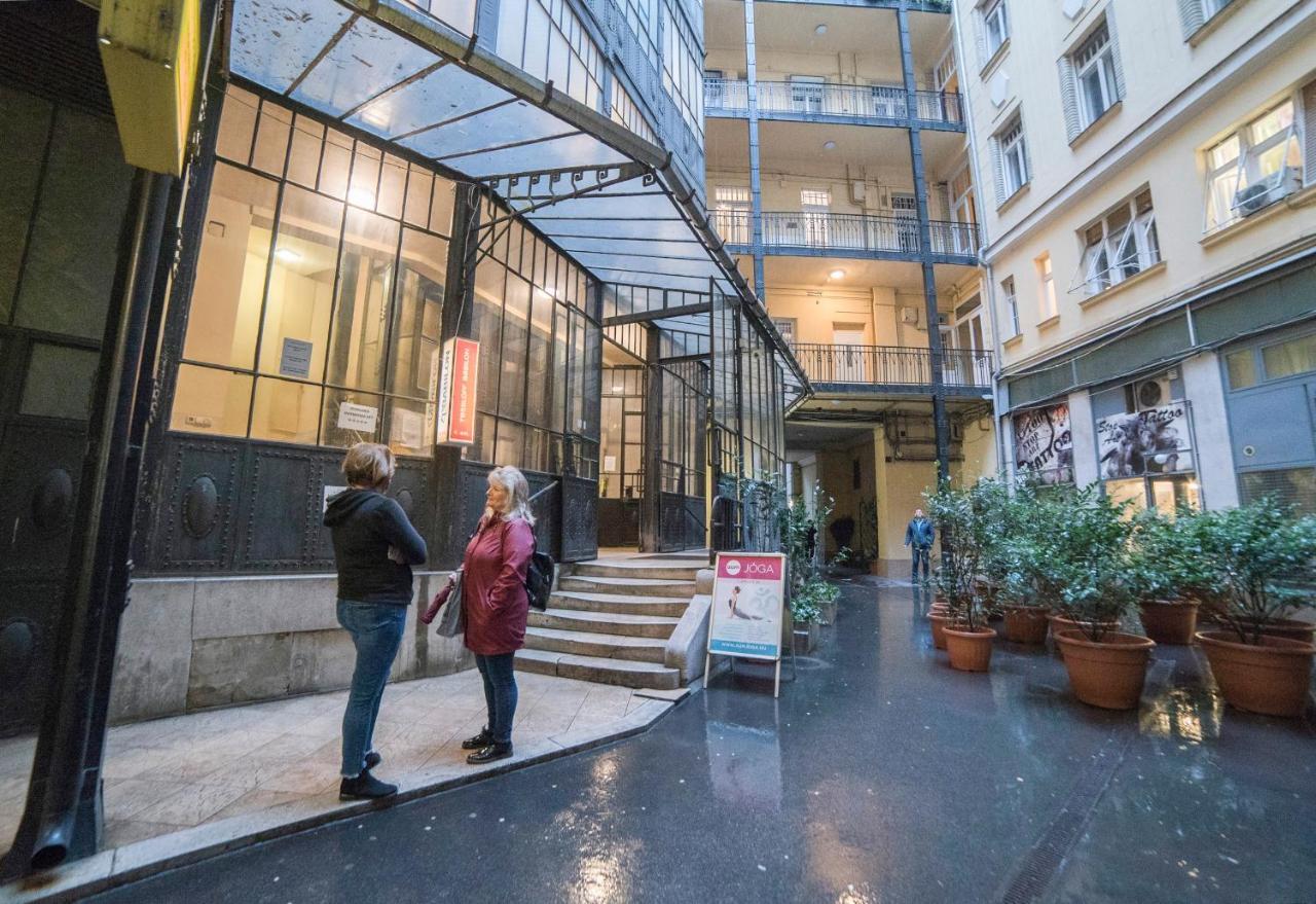 Maria Boutique Suits Budapest Eksteriør billede