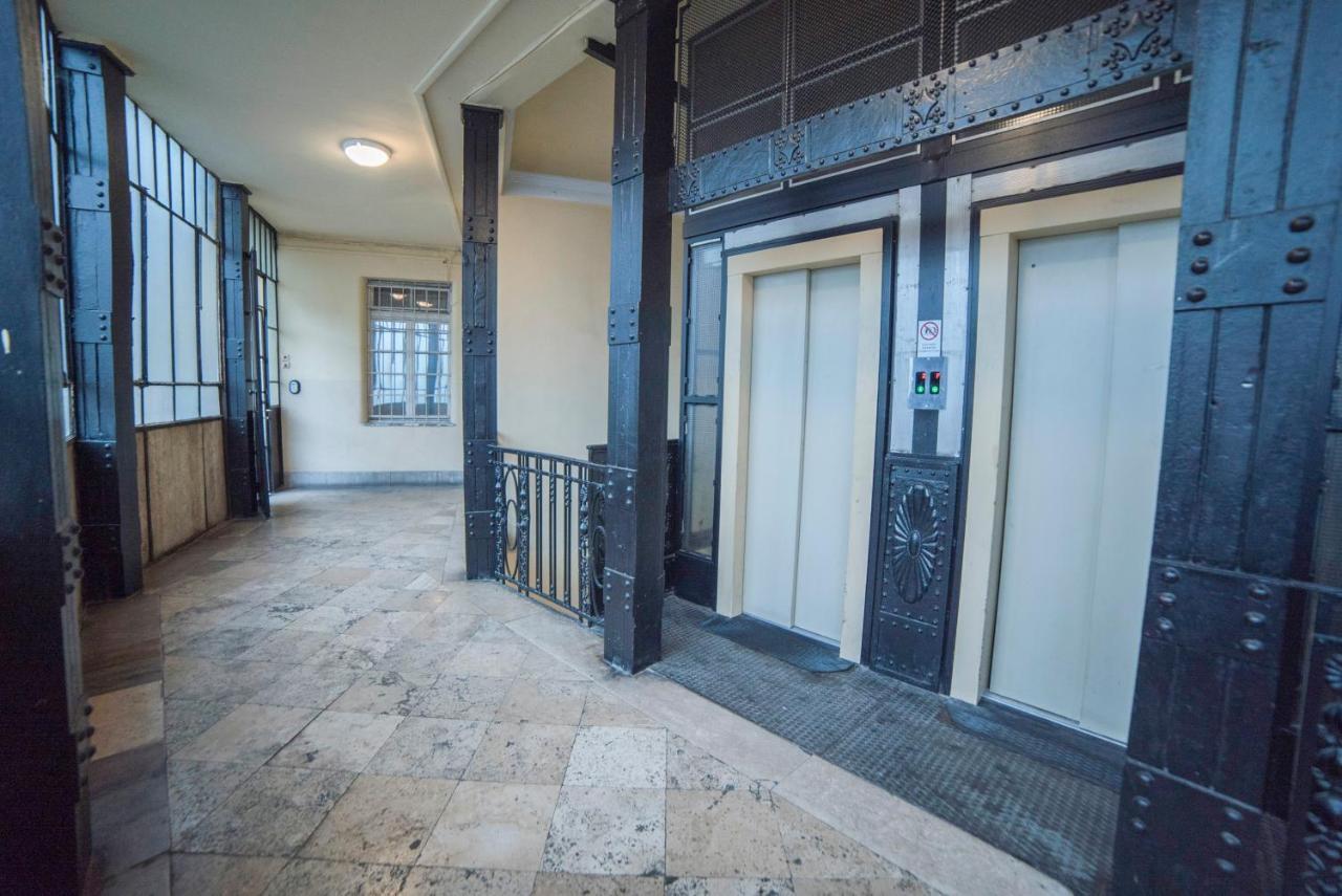 Maria Boutique Suits Budapest Eksteriør billede